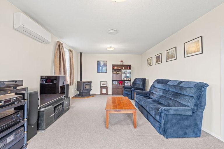 Photo of property in 12 Cowper Place, Avondale, Christchurch, 8061