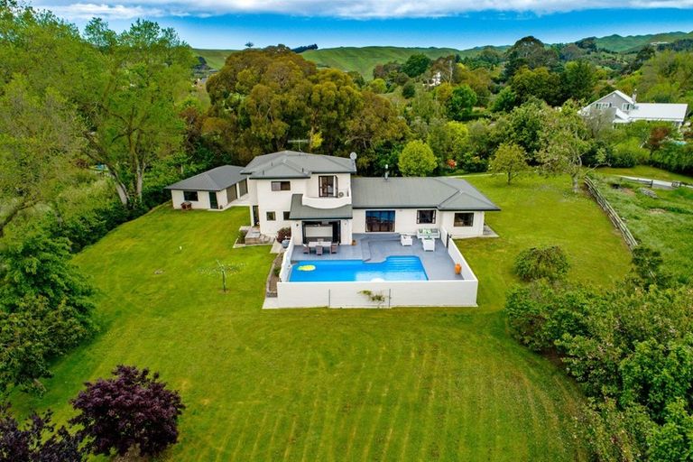 Photo of property in 83 Lane Road, Havelock North, 4130