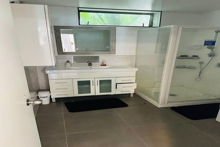 Photo of property in 19 Moore Street, Hillcrest, Auckland, 0627