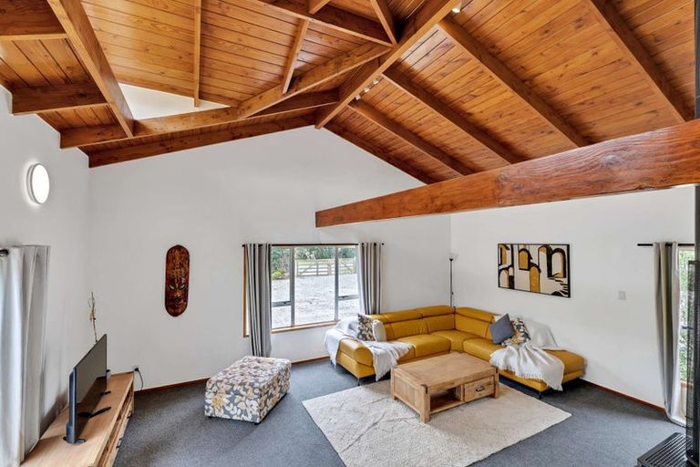 Photo of property in 3265 South Head Road, South Head, Helensville, 0874