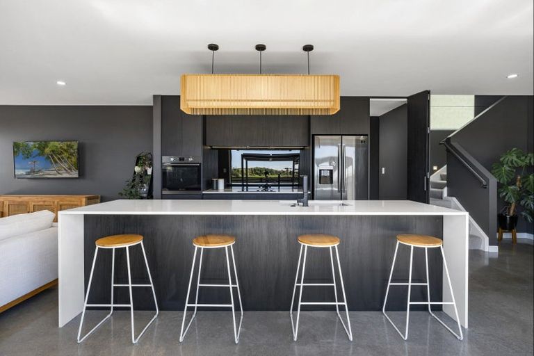 Photo of property in 12 Kuakua Close, Papamoa Beach, Papamoa, 3118