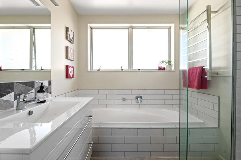 Photo of property in 6 Thurso Place, New Brighton, Christchurch, 8083