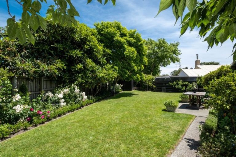 Photo of property in 2/26 Christie Crescent, Havelock North, 4130