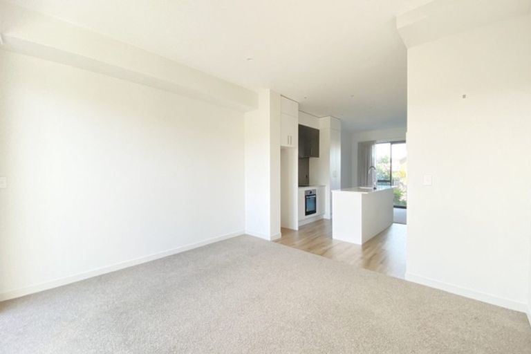 Photo of property in 2/46 Jane Maree Road, Kumeu, 0810