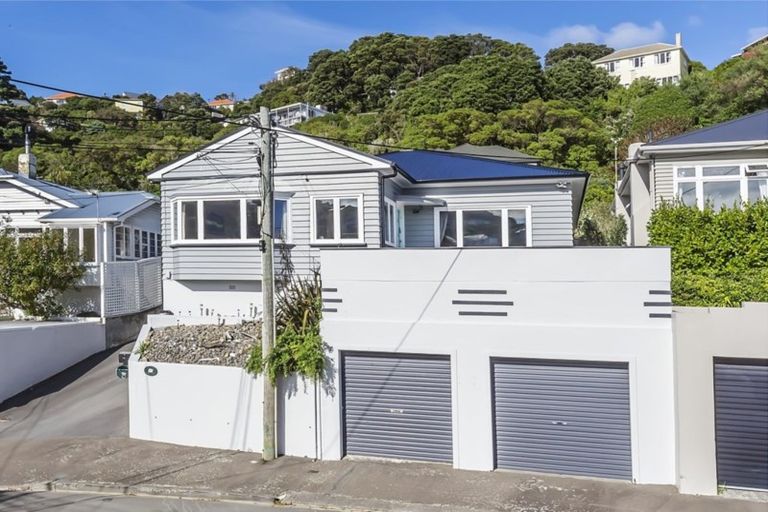 Photo of property in 19 Cavendish Square, Strathmore Park, Wellington, 6022