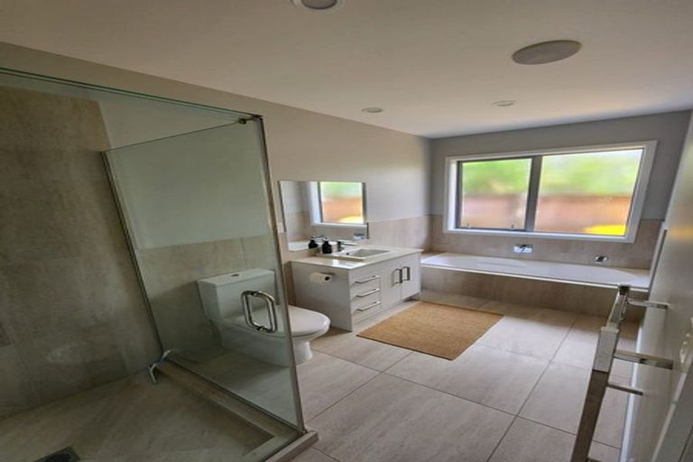 Photo of property in 18 Skipjack Pass, Silverdale, 0932