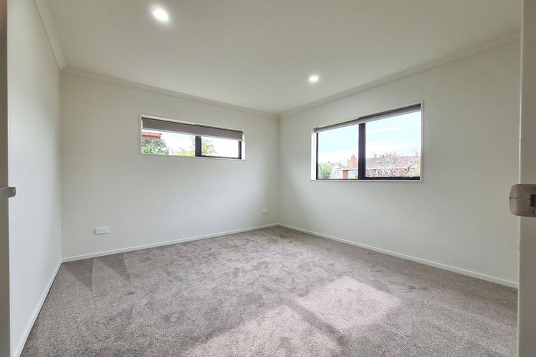 Photo of property in 90a Gossamer Drive, Pakuranga Heights, Auckland, 2010