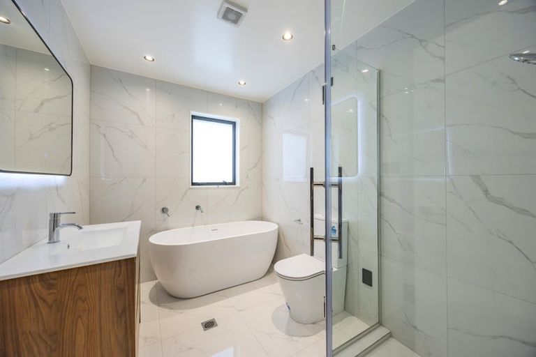 Photo of property in 8 Kartolina Crescent, Kumeu, 0810