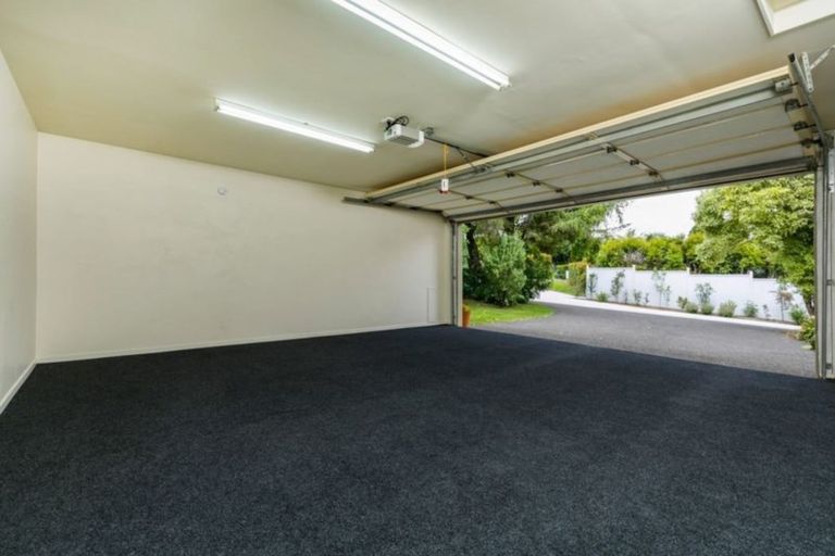 Photo of property in 10a Shiloh Way, Greenhithe, Auckland, 0632