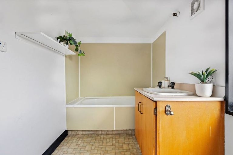 Photo of property in 2/48 Greenhurst Street, Sockburn, Christchurch, 8042