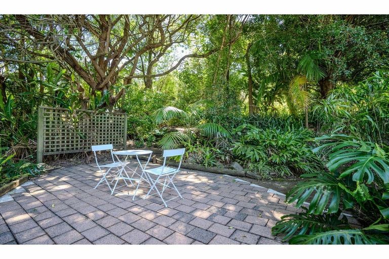 Photo of property in 6 Waipapa Landing Place, Kerikeri, 0230