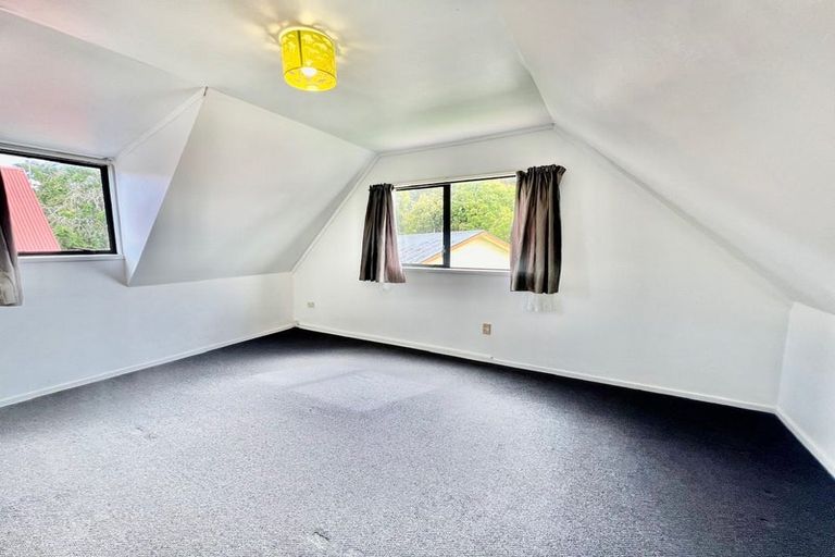 Photo of property in 20 Caspian Close, New Lynn, Auckland, 0600