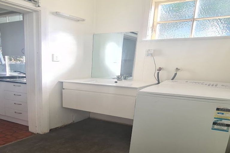 Photo of property in 24 Tinakori Road, Thorndon, Wellington, 6011