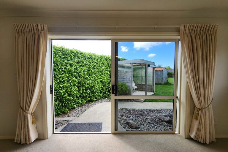 Photo of property in 1095 Queen Street East, Levin, 5571