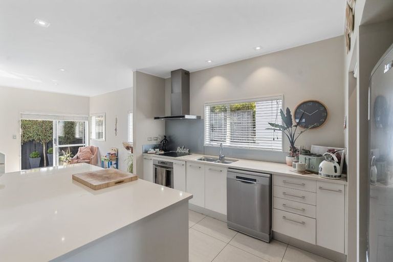 Photo of property in 1/21 Onepoto Road, Hauraki, Auckland, 0622