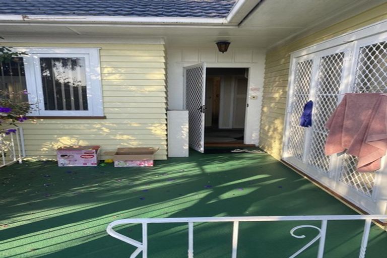 Photo of property in 104 Kenderdine Road, Papatoetoe, Auckland, 2025