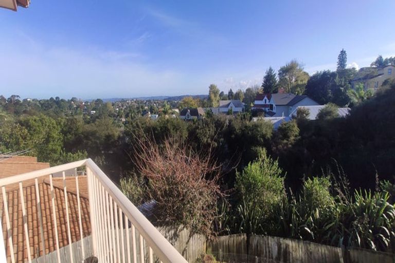 Photo of property in 48 Monte Cassino Place, Birkdale, Auckland, 0626