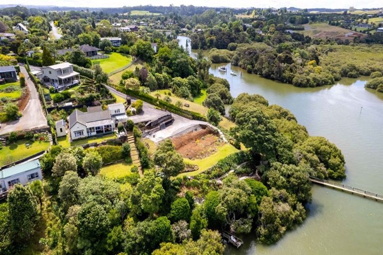 Photo of property in 82 Riverview Road, Kerikeri, 0230