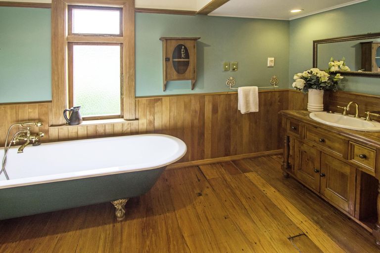 Photo of property in 16 Victoria Street, Carterton, 5713