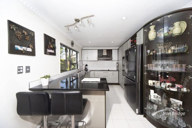 Photo of property in 42a William Souter Street, Forrest Hill, Auckland, 0620