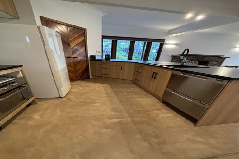 Photo of property in 135 Taiapa Road, Muriwai, Waimauku, 0881