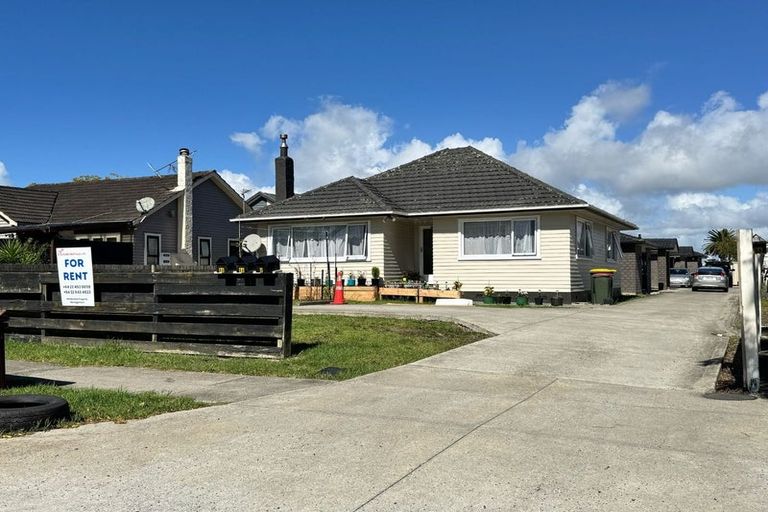 Photo of property in 8 Martin Road, Manurewa, Auckland, 2102