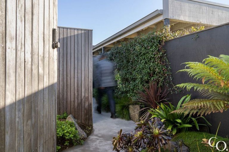 Photo of property in 48 Pitau Road, Mount Maunganui, 3116