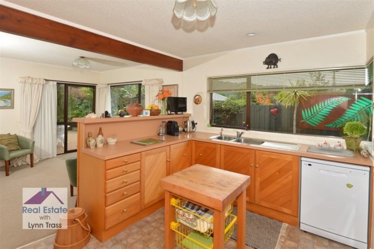 Photo of property in 8a Heron Place, Maunu, Whangarei, 0110