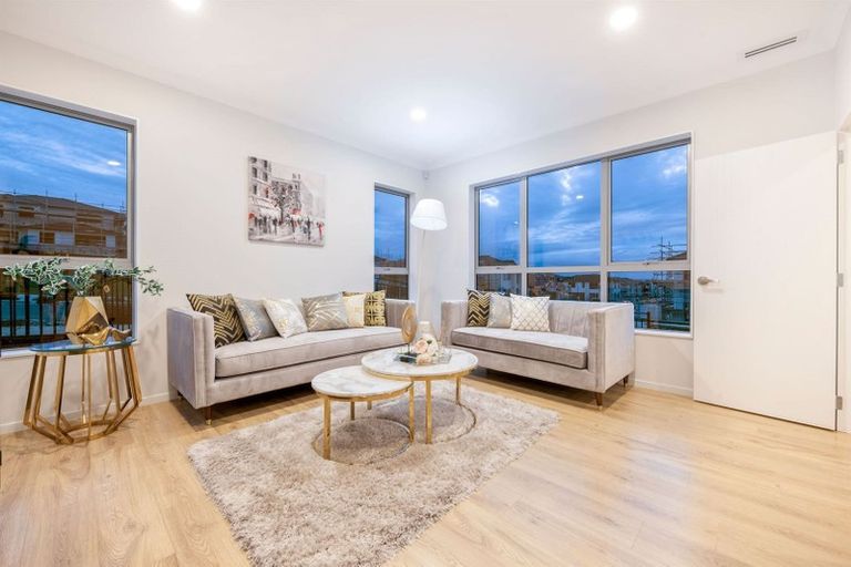 Photo of property in 84 Tir Conaill Avenue, Flat Bush, Auckland, 2019
