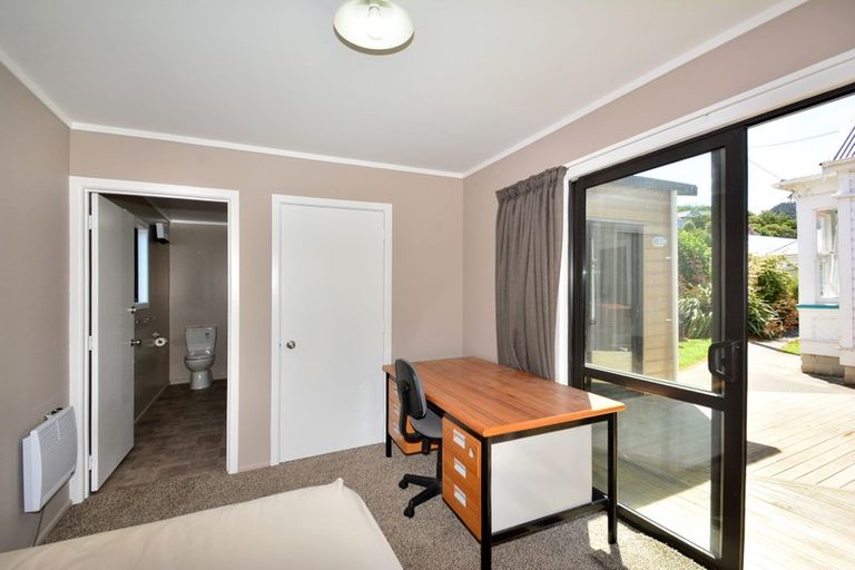 Photo of property in 122 Harbour Terrace, North Dunedin, Dunedin, 9016