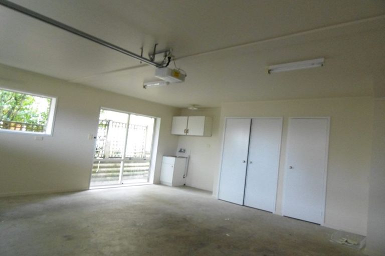 Photo of property in 1/100 Simmental Crescent, Somerville, Auckland, 2014