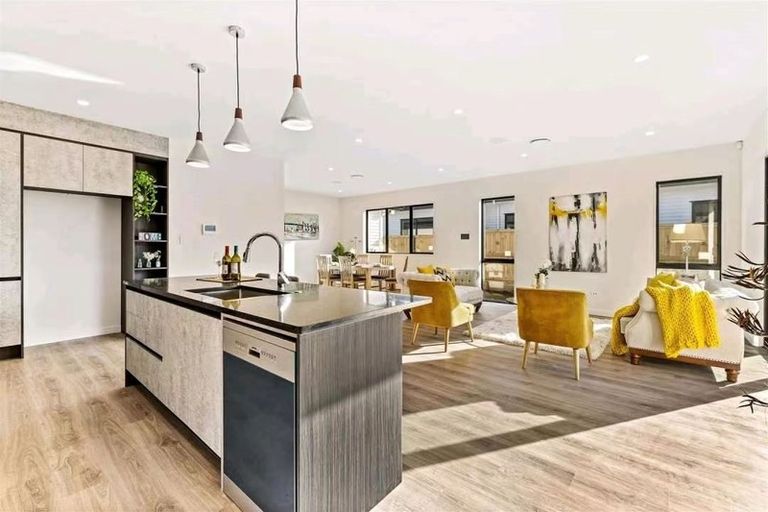 Photo of property in 13 Cutfield Lane, Kumeu, 0810