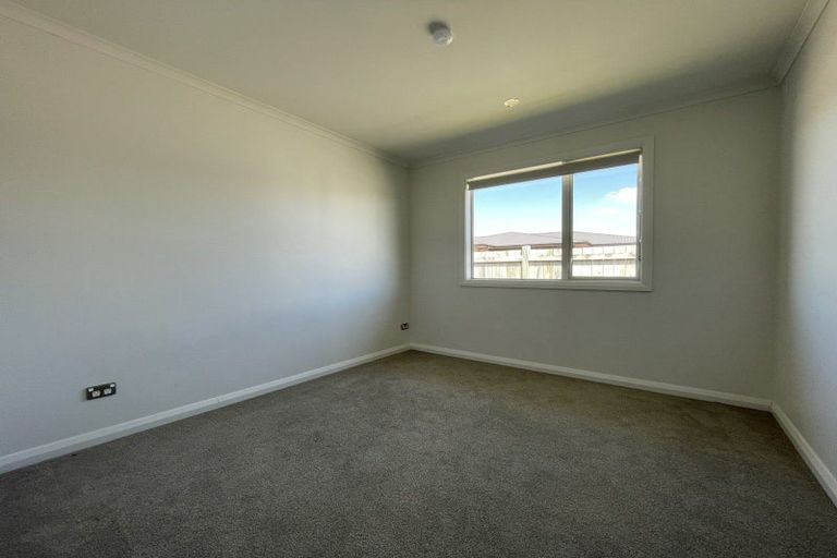 Photo of property in 89 Johnstone Drive, Fitzherbert, Palmerston North, 4410