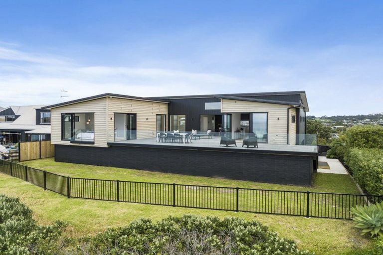 Photo of property in 84 Ardern Avenue, Stanmore Bay, Whangaparaoa, 0932