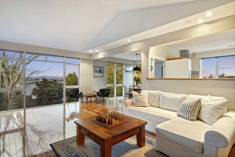 Photo of property in 23 Gretel Place, Hillcrest, Auckland, 0627