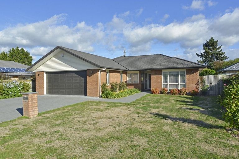 Photo of property in 1 Madison Street, Carterton, 5713