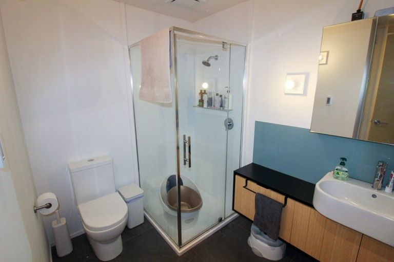 Photo of property in 76 Brougham Street, Mount Victoria, Wellington, 6011