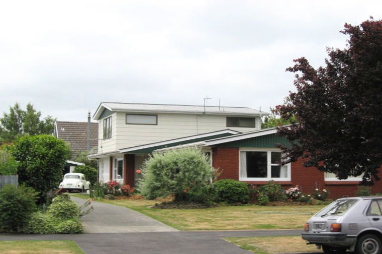Photo of property in 28 Birkenhead Street, Avonhead, Christchurch, 8042