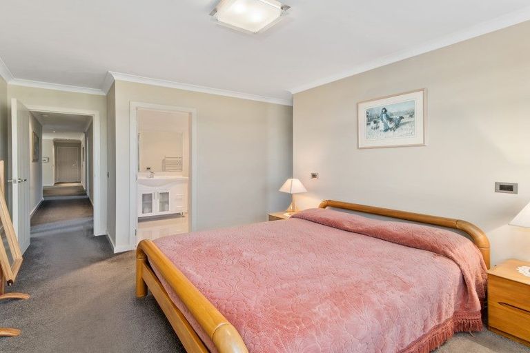 Photo of property in 19 Montgomery Crescent, Kinloch, Taupo, 3377