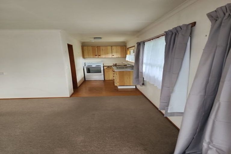 Photo of property in 22 Shortland Street, Regent, Whangarei, 0112