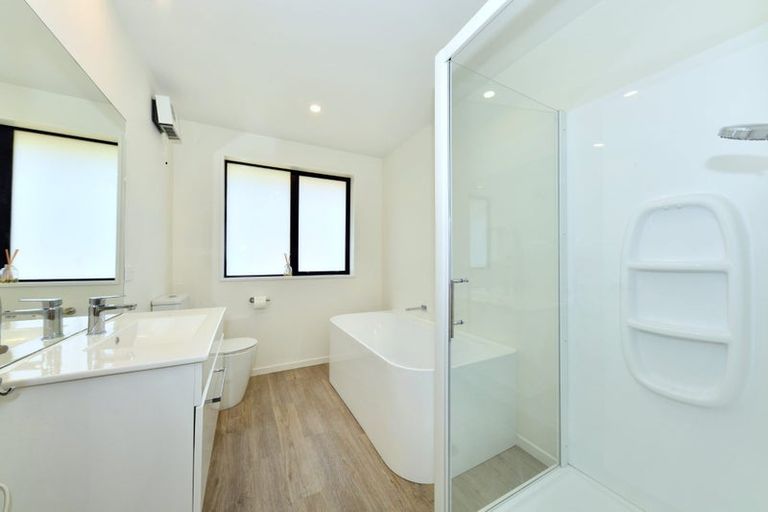 Photo of property in 10 Fairbairn Close, Halswell, Christchurch, 8025