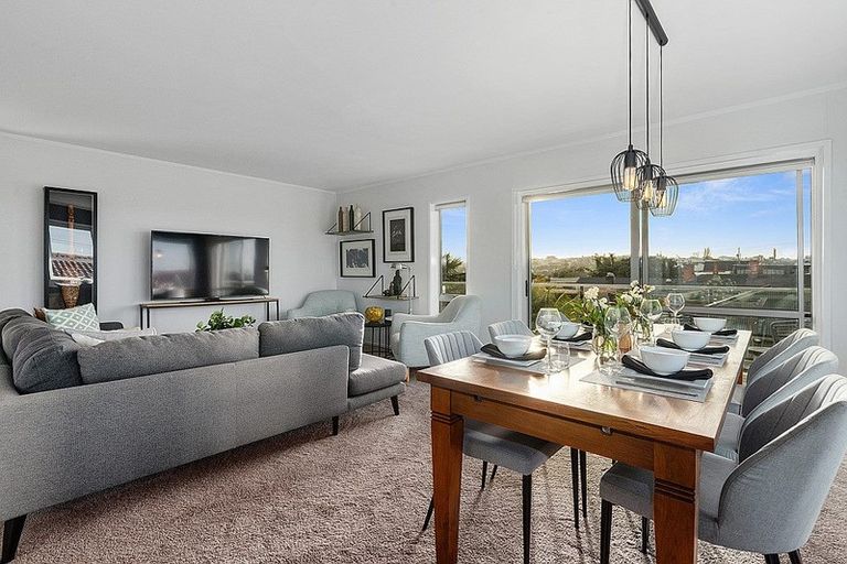 Photo of property in 2/70 Hinemoa Street, Birkenhead, Auckland, 0626