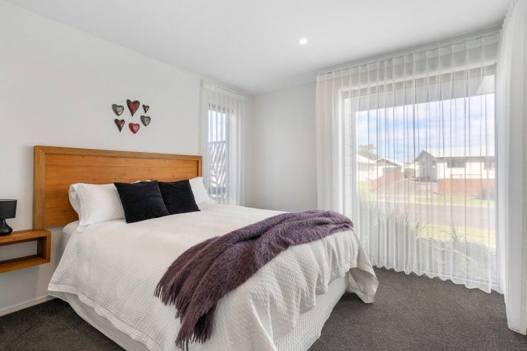 Photo of property in 121 Charleston Avenue, Whangamata, 3620