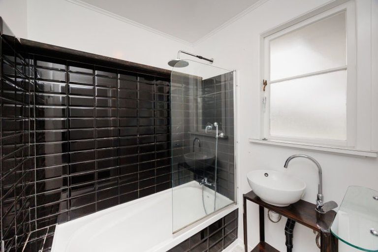 Photo of property in 11 Kettle Avenue, Awapuni, Palmerston North, 4412