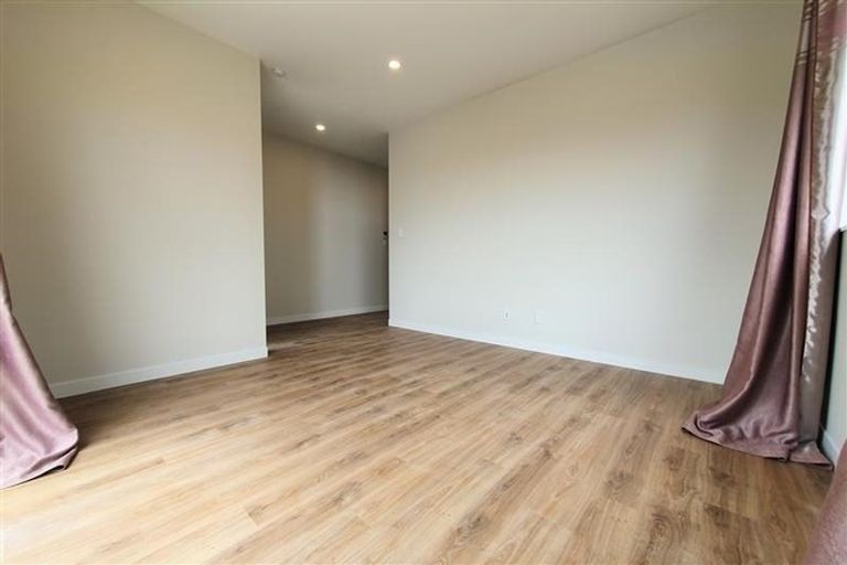 Photo of property in 3 Tautoru Avenue, Orewa, 0931