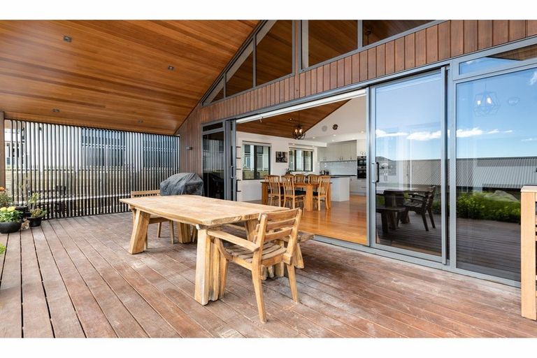 Photo of property in 100 Condor Drive, Pyes Pa, Tauranga, 3112