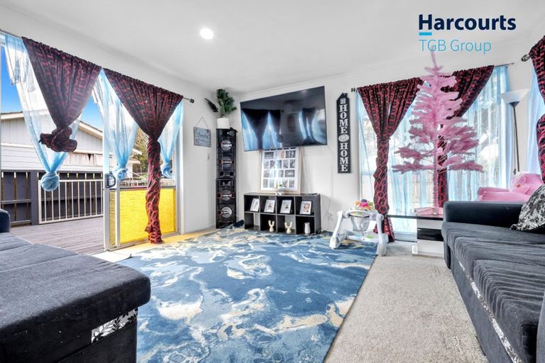 Photo of property in 1 Gibbons Road, Weymouth, Auckland, 2103