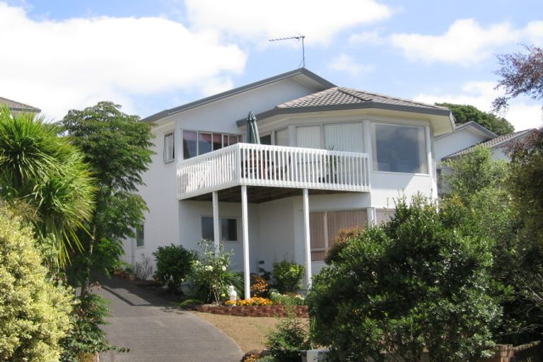 Photo of property in 1/8 Braemar Road, Castor Bay, Auckland, 0620