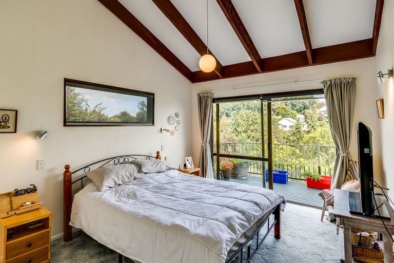 Photo of property in 27 Burns Road, Hospital Hill, Napier, 4110