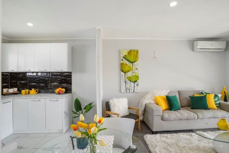 Photo of property in 1/42 Kenderdine Road, Papatoetoe, Auckland, 2025